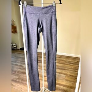 Lululemon 🔥 full length size 4 leggings in grey